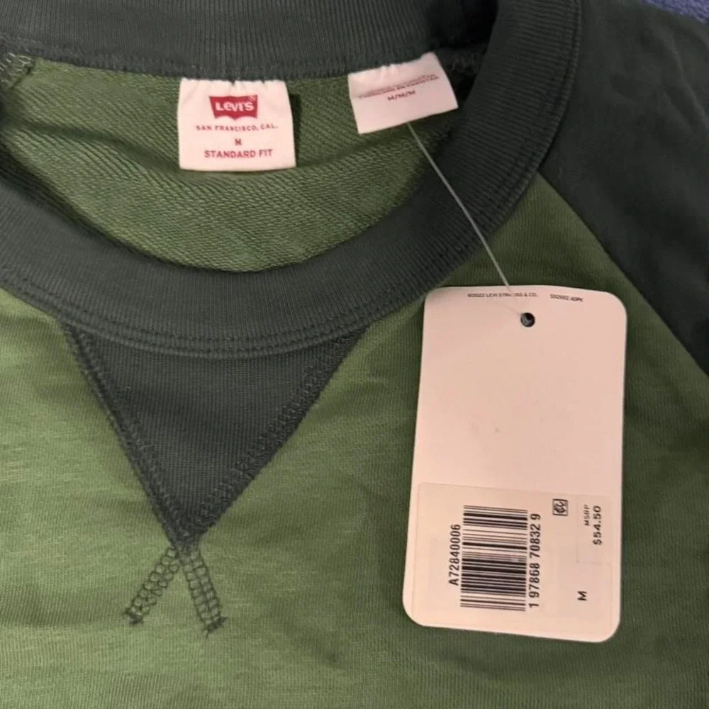 Levi's green crewneck sweatshirt men Size M
